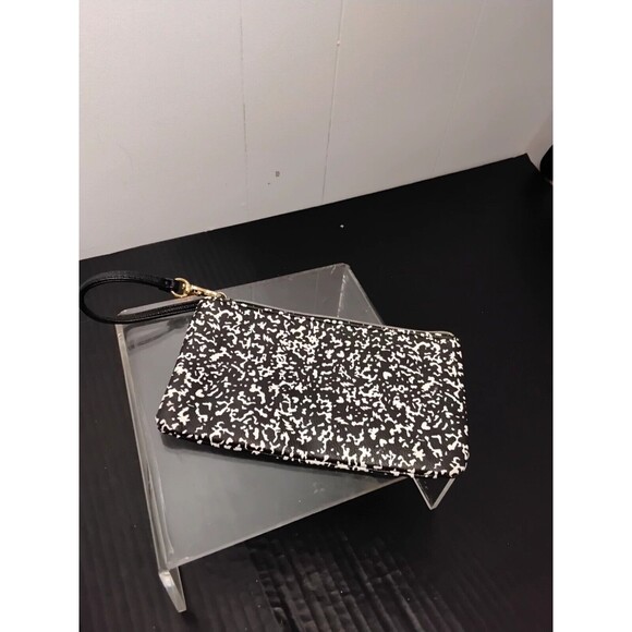 Betsey Johnson Black & White  Wrist… - Picture 1 of 3